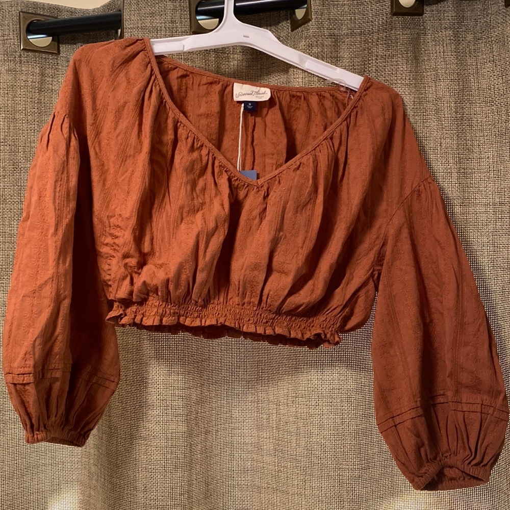 Universal Threads long sleeve crop